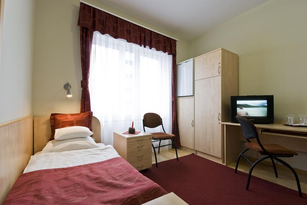 Hotel Kerpely Dunaújváros Rom bilde