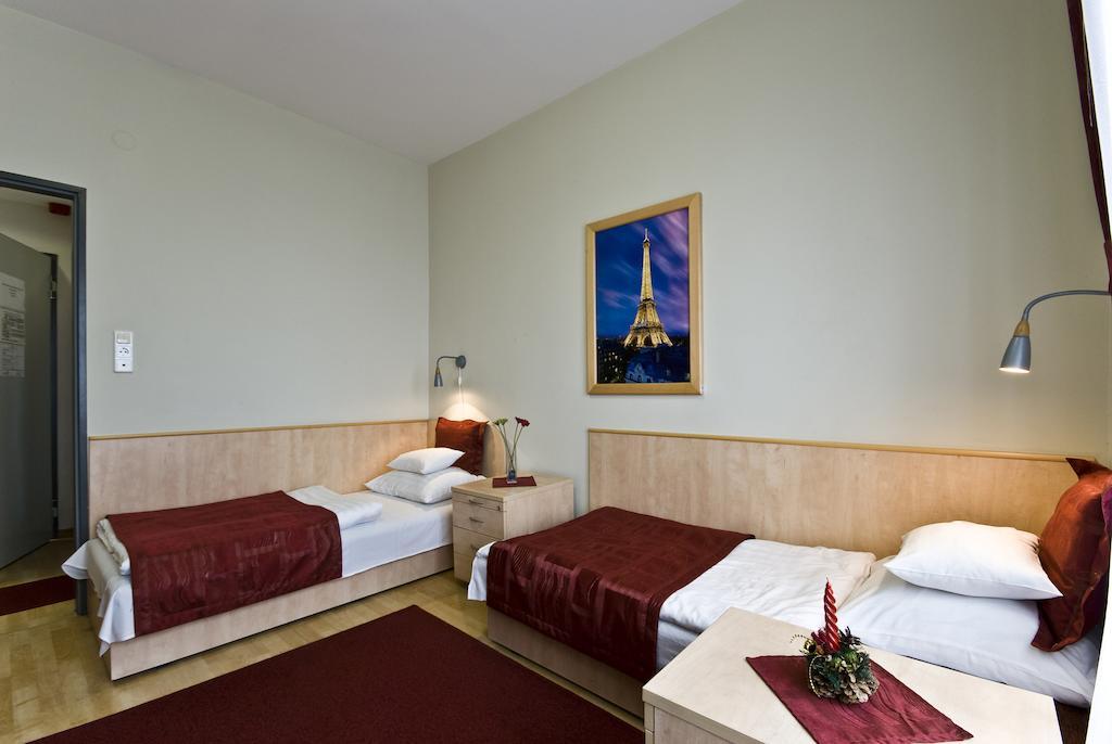 Hotel Kerpely Dunaújváros Rom bilde