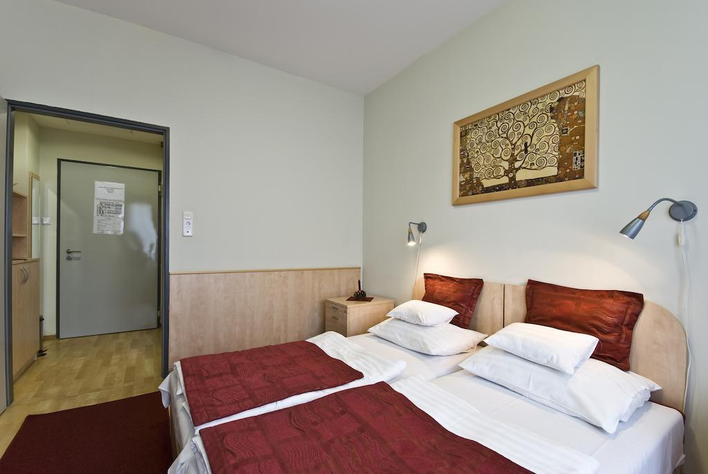 Hotel Kerpely Dunaújváros Rom bilde