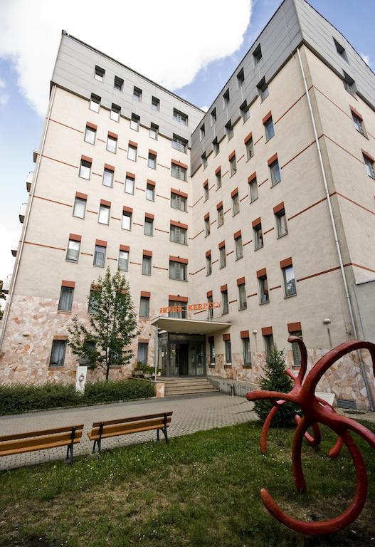 Hotel Kerpely Dunaújváros Eksteriør bilde